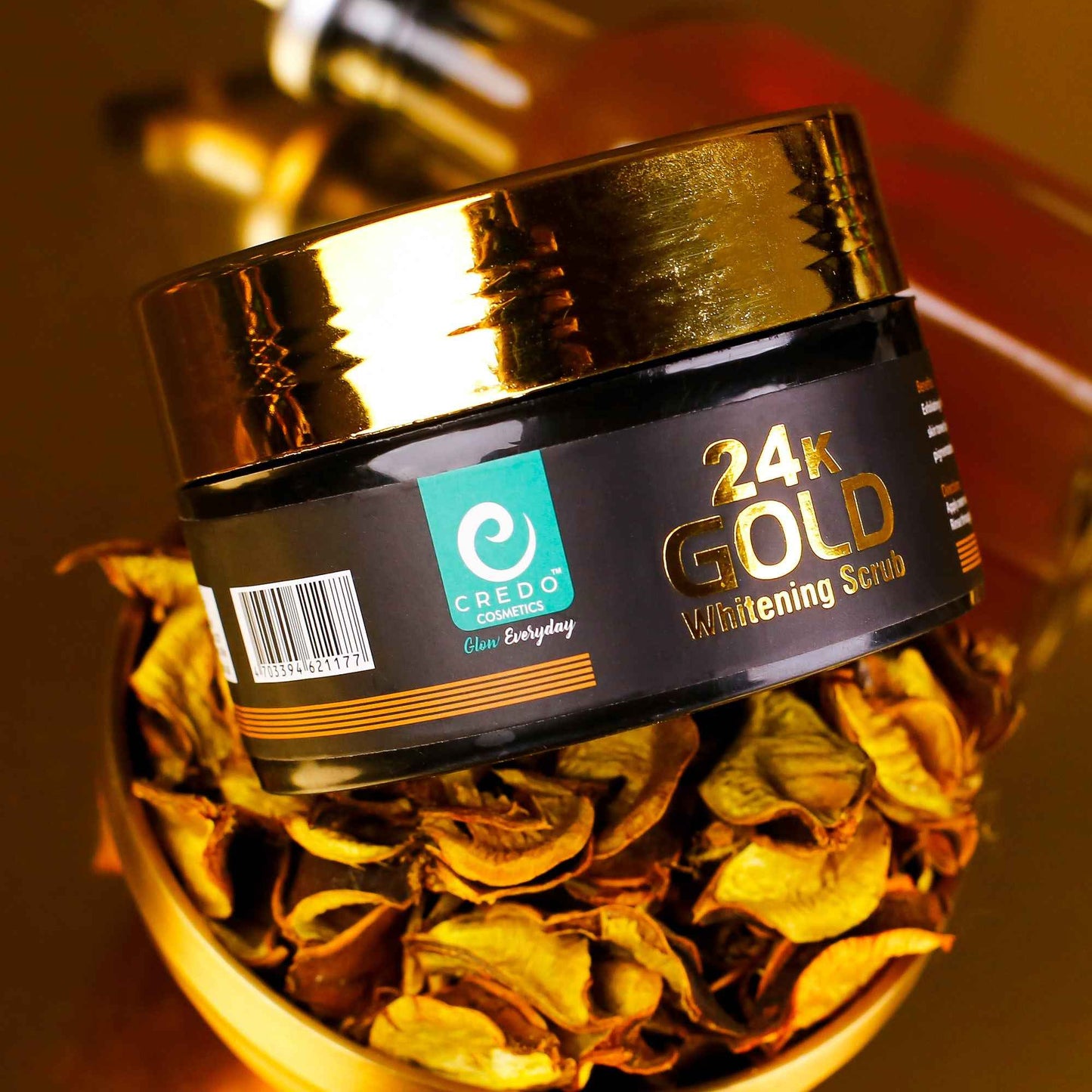 Saloon Pack 24K Gold Whitening Scrub 300ml Jar